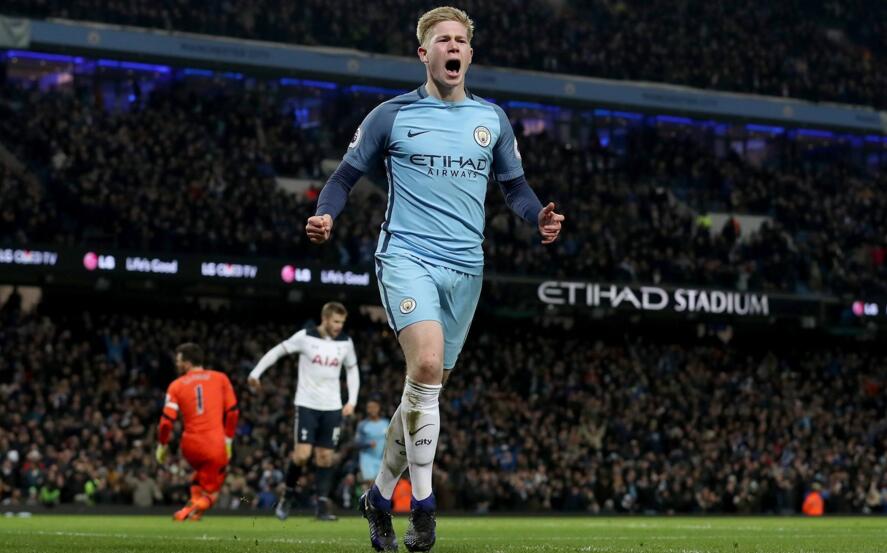 B费昨天和定位球教练C费一起喝咖啡，后者已随阿莫林离队