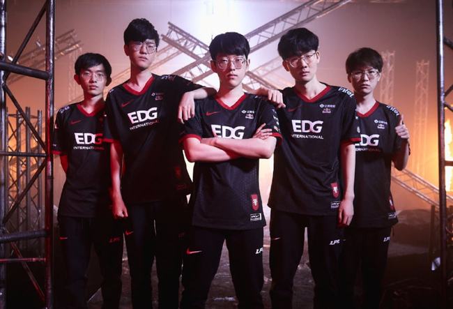 也展现出团 也展现出团